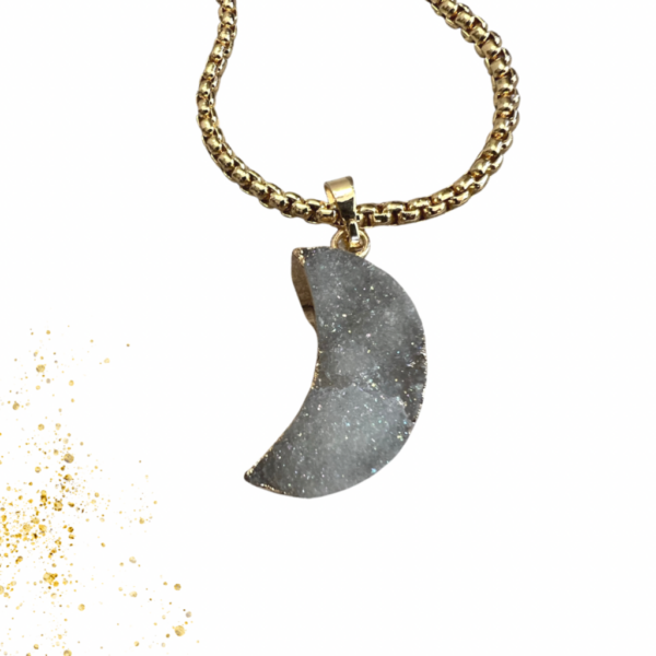 New! VACKRALIV YOGA Dressy Angel Aura Moon Agate Necklace , white/gold
