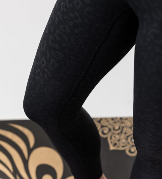 leo leggings