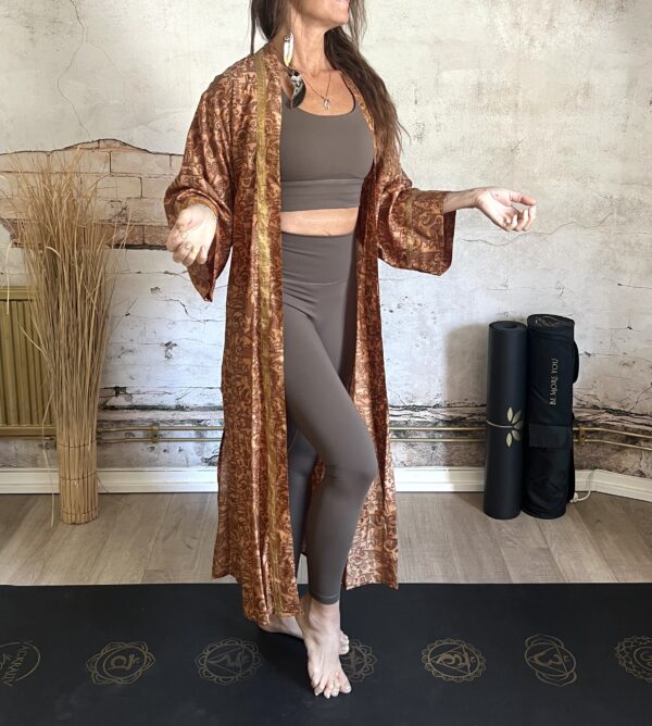 New! VL x WithSegerqvist KIMONO SILK Be More You, Brown & Apricot - Bild 4